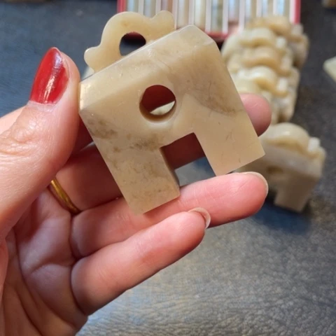 伊犁石印石初****刻1.5*1.5，高5