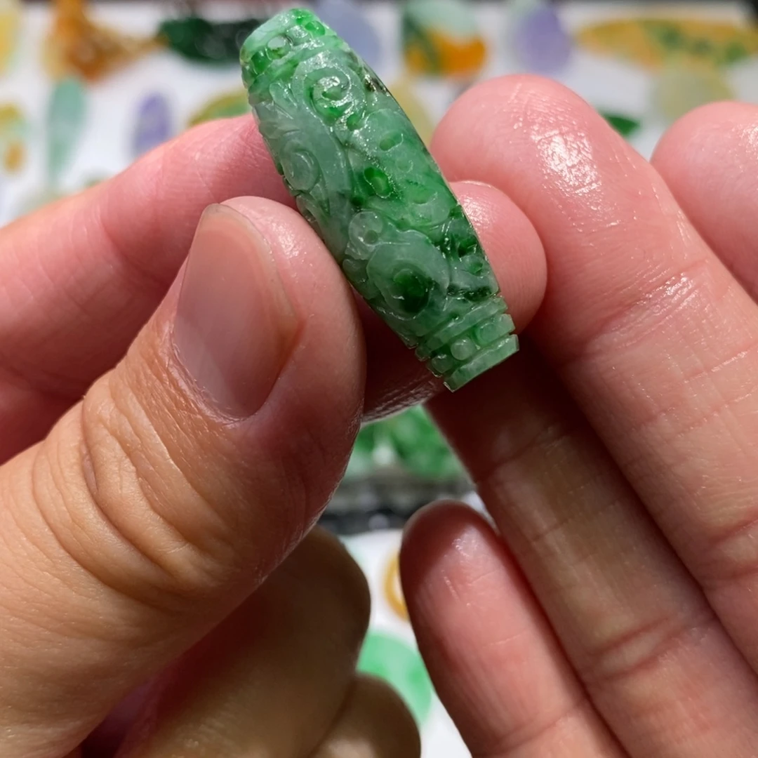 定制翡翠未镶嵌吊坠