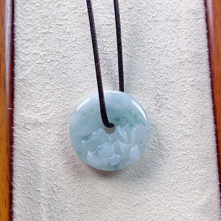 翡翠未镶嵌颈饰孤品