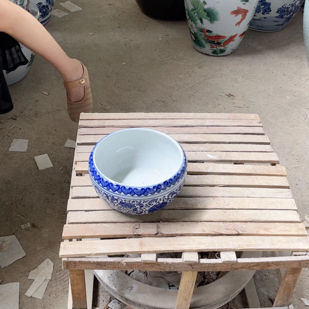瓷片缠枝莲23.8888888888