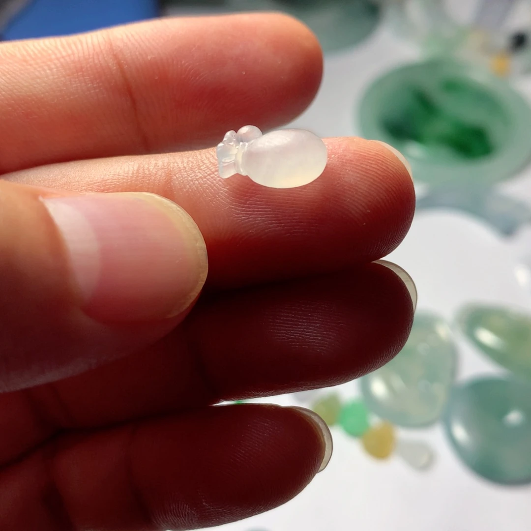 定制翡翠未镶嵌包工