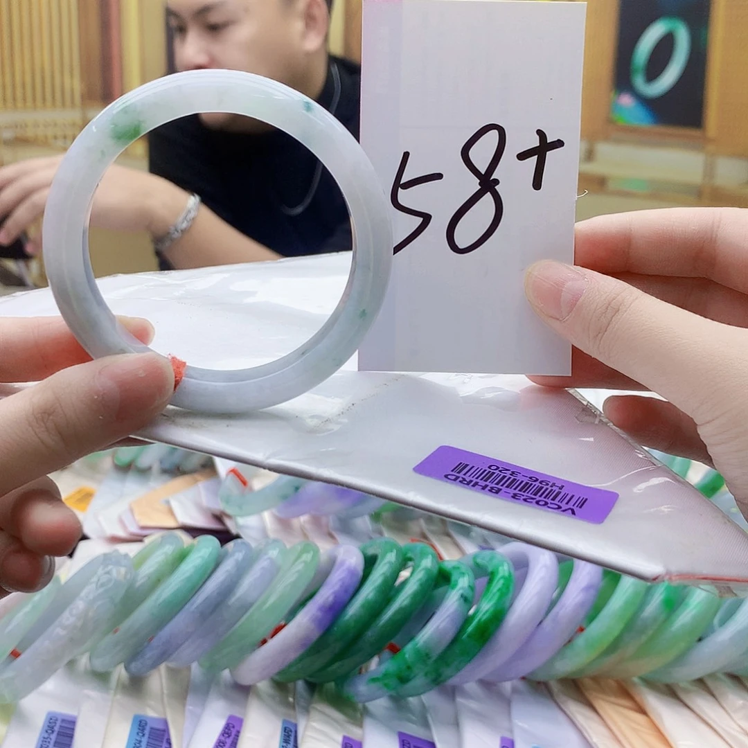 翡翠未镶嵌手镯hh