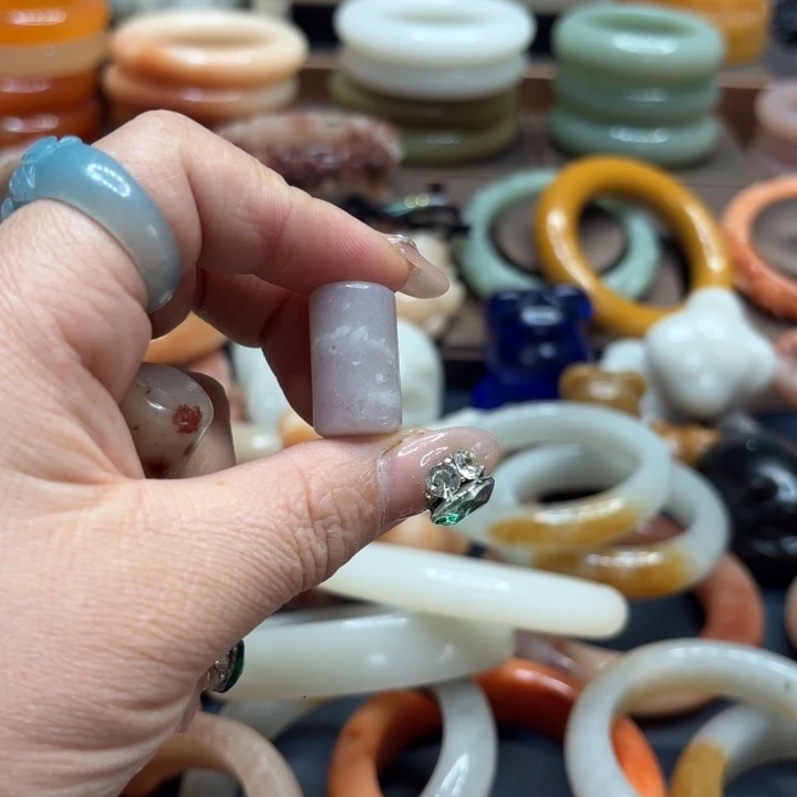 石英岩玉合金颈饰