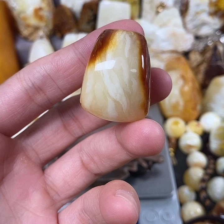 未镶嵌琥珀裸石我
