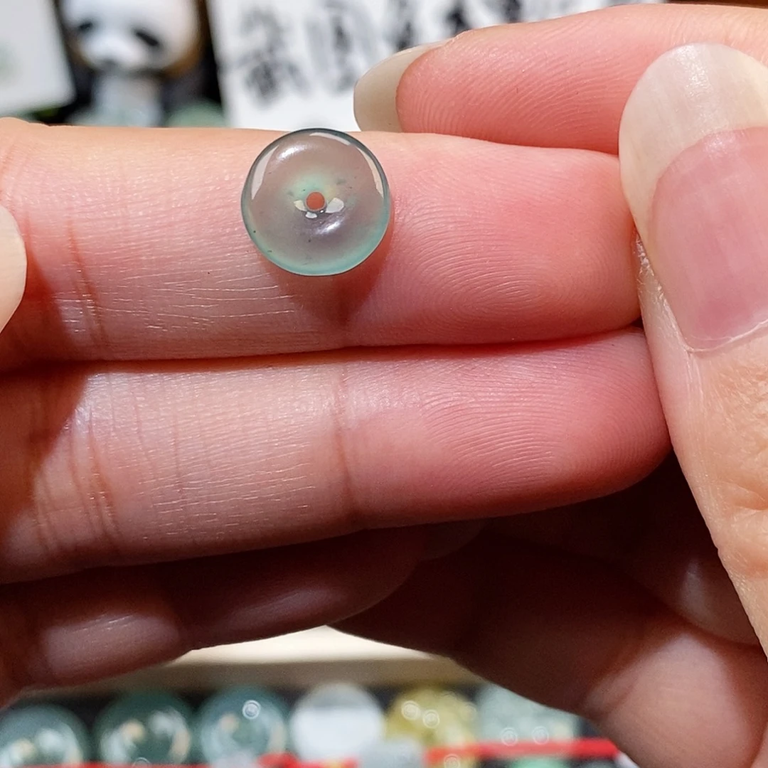 翡翠未镶嵌颈饰平安扣