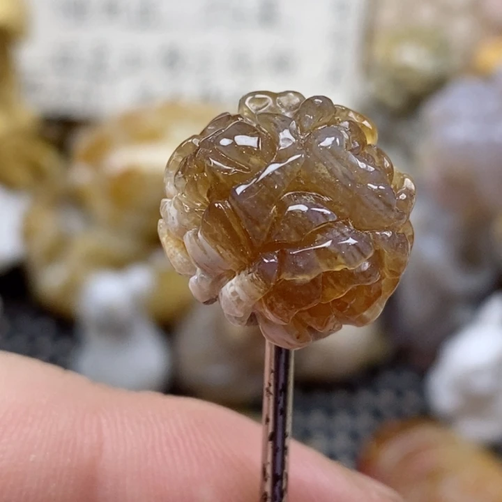 颈饰未镶嵌硅化珊瑚（珊瑚玉）有瑕