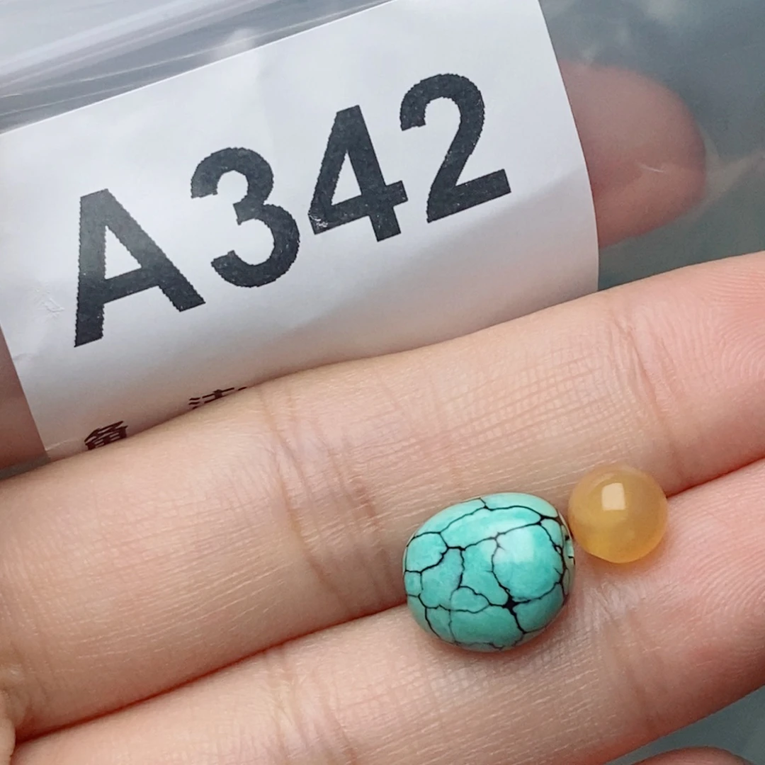 喵****南红玛瑙未镶嵌珠宝奇石