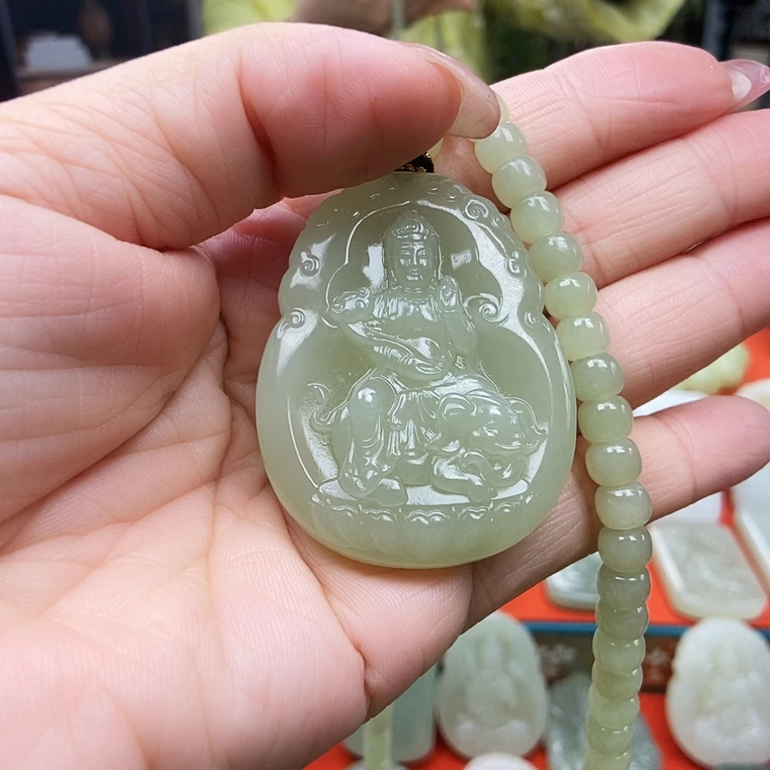 魏***期和田玉未镶嵌颈饰