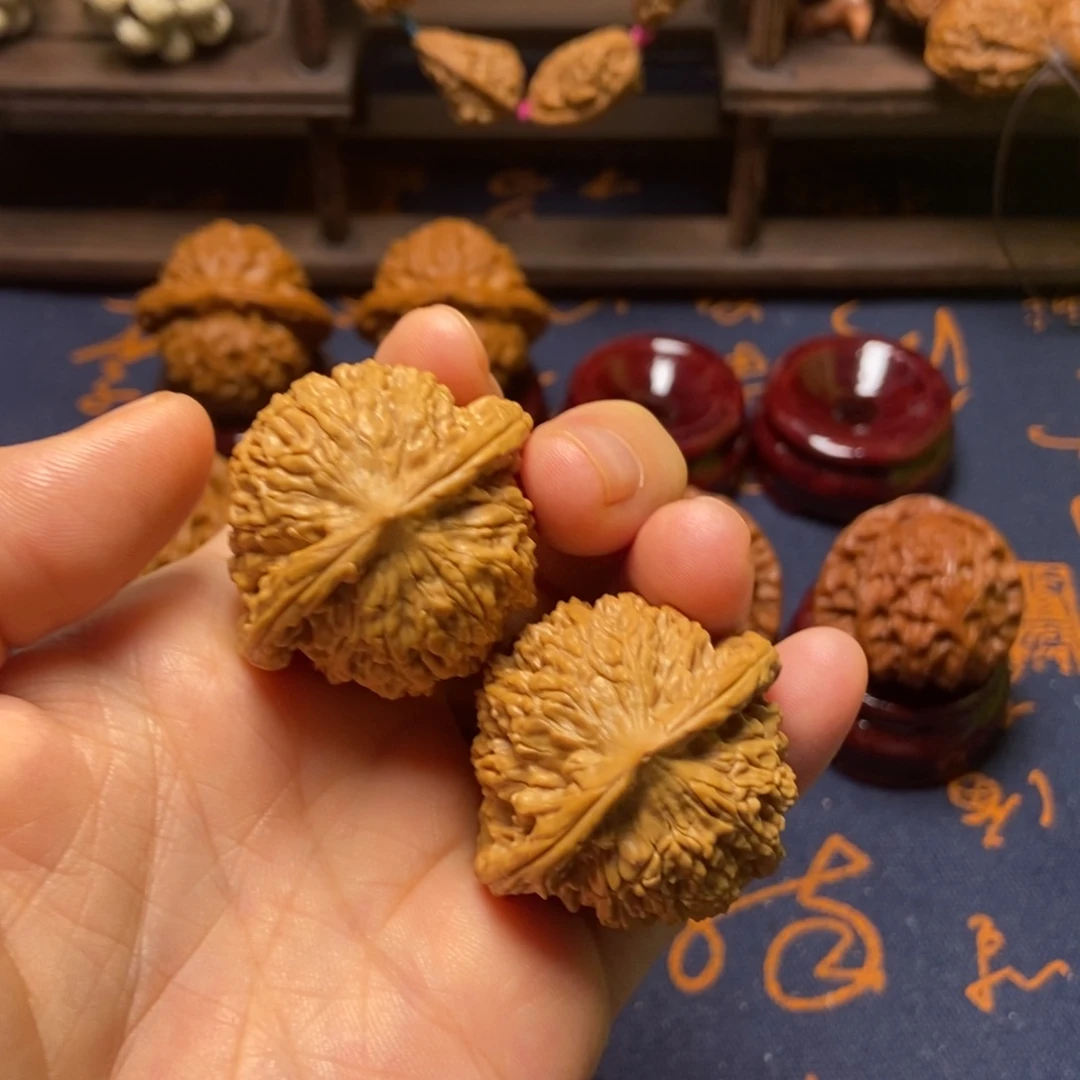文玩核桃把件全品红豆尺寸40