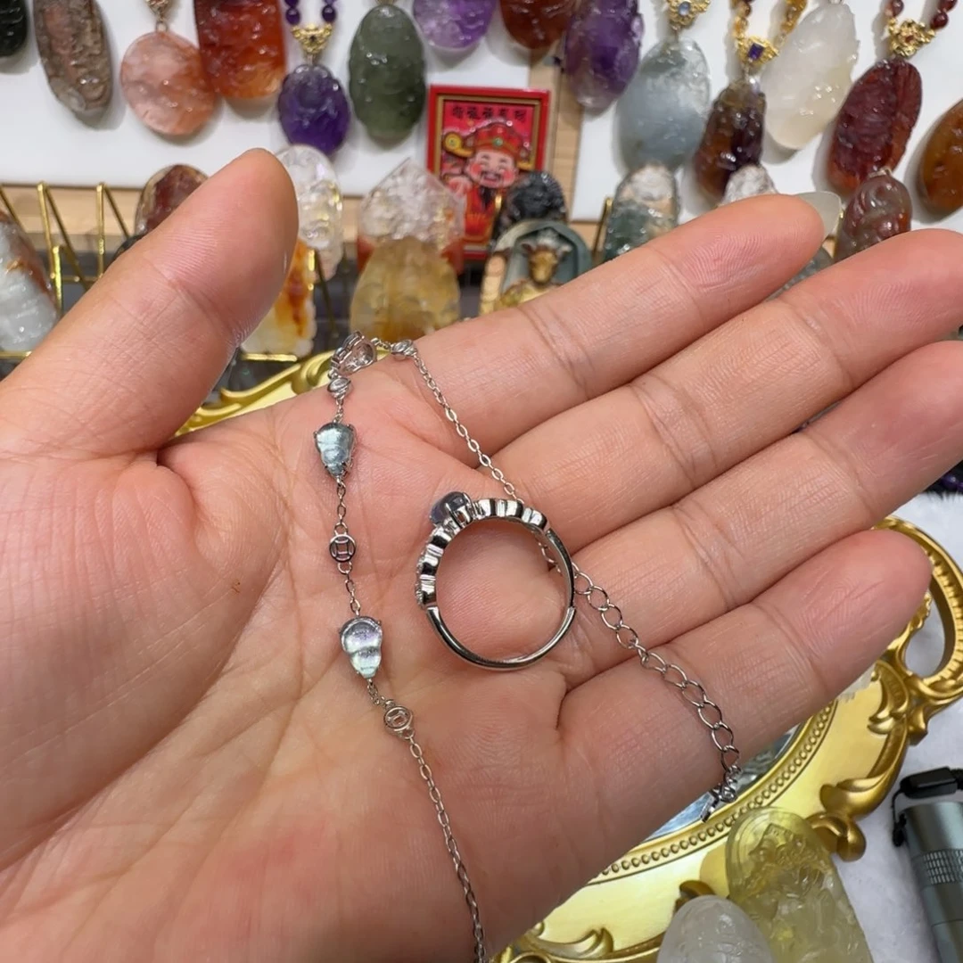 L***a未镶嵌颈饰黄晶链子