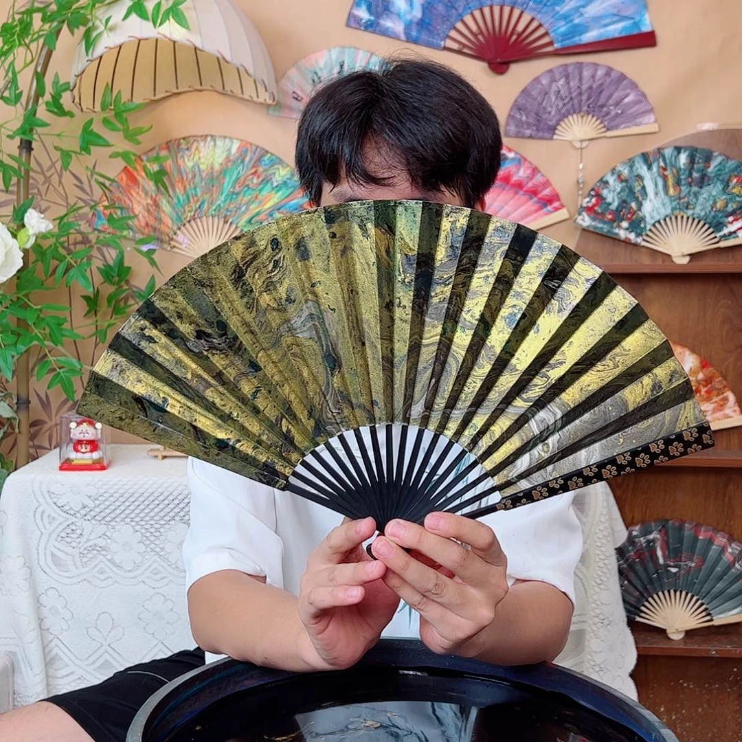 扇子黑金晶爪8寸折扇