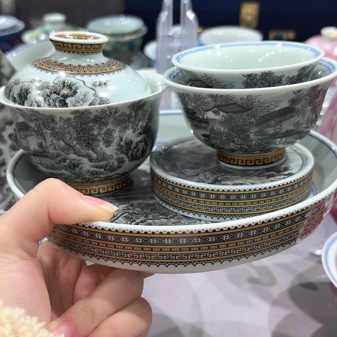 瓷片景德镇瓷器精品陈列