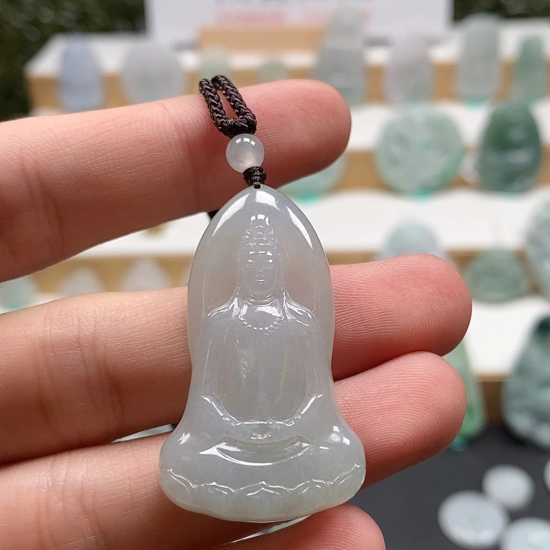 翡翠颈饰未镶嵌素衣