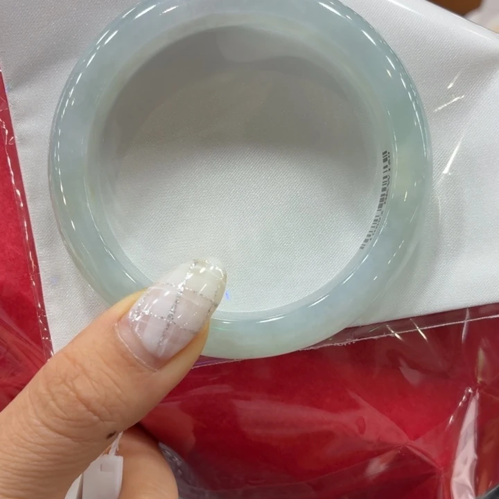 翡翠手镯未镶嵌手镯