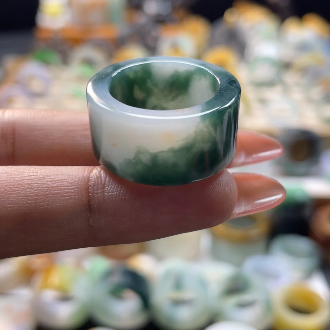 定制翡翠未镶嵌戒指