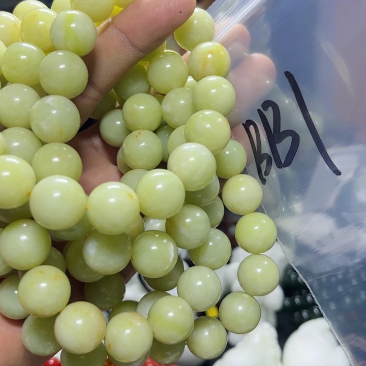 蛇纹石玉项链未镶嵌紫**王