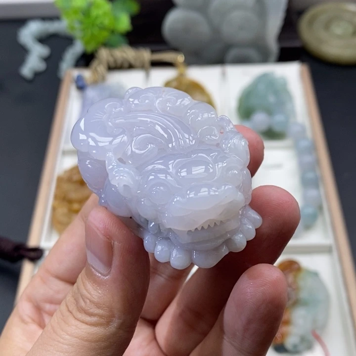 颈饰未镶嵌翡翠小*?缅甸天然翡翠A货
