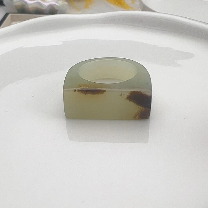 和田玉（糖玉）戒指未镶嵌18.1黑皮马鞍