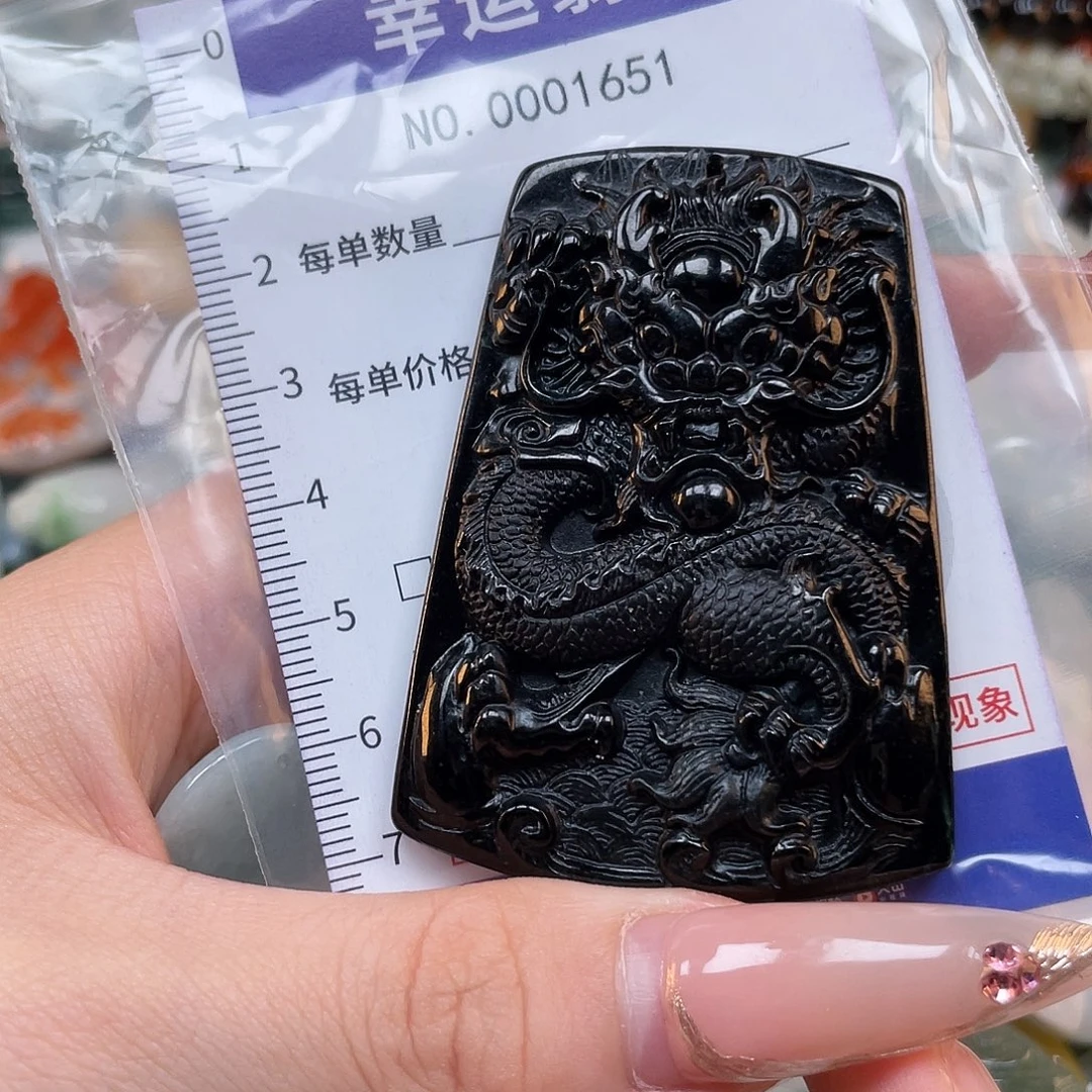 翡翠未镶嵌颈饰hhh