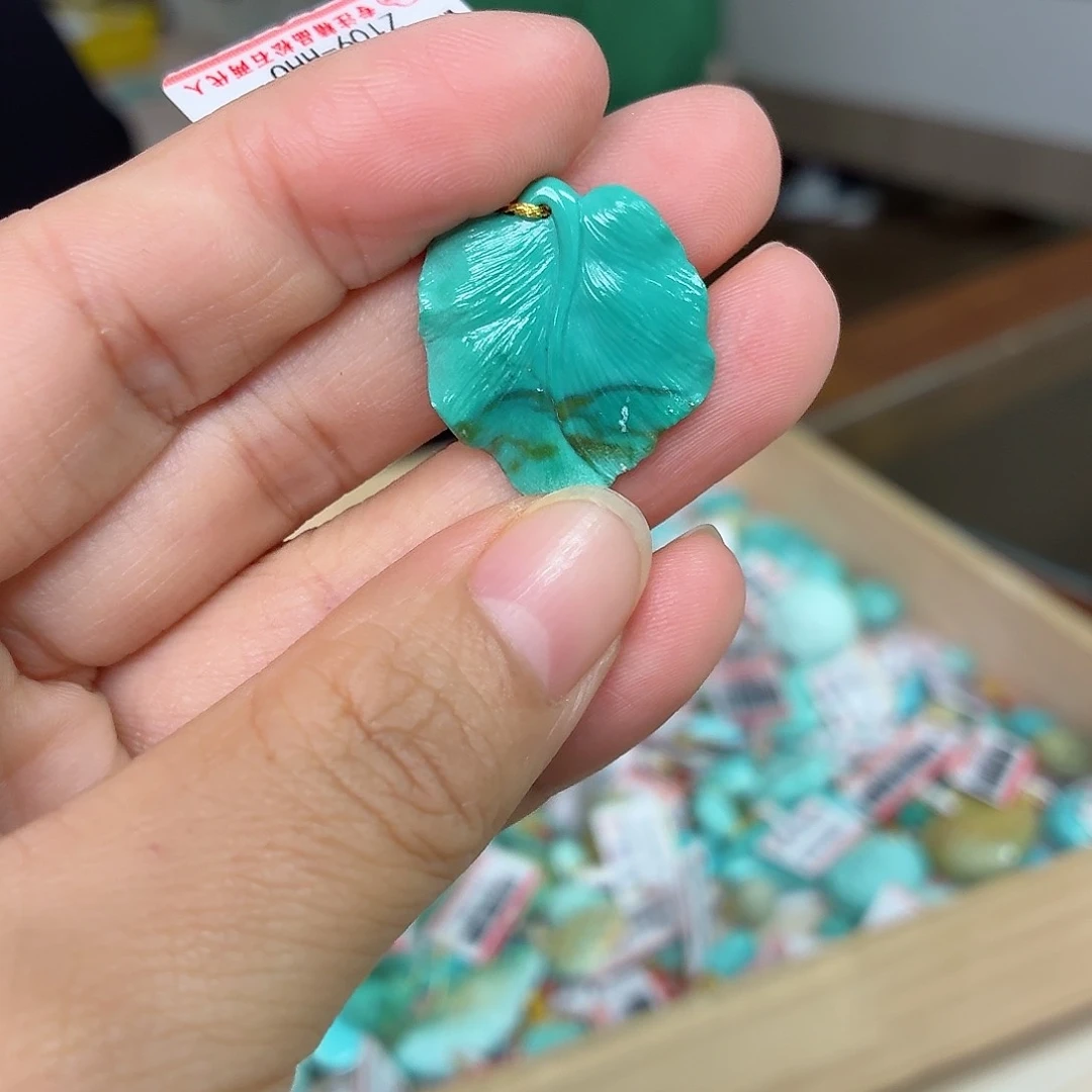 未镶嵌绿松石珠宝奇石