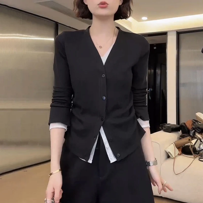 韩版时尚假两件针织衫春季新款V领拼接蕾丝小众设计修身显瘦上衣
