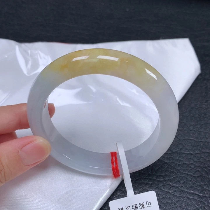 翡翠未镶嵌手镯