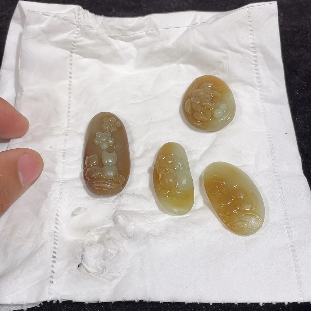 和田玉（糖玉）挂件未镶嵌