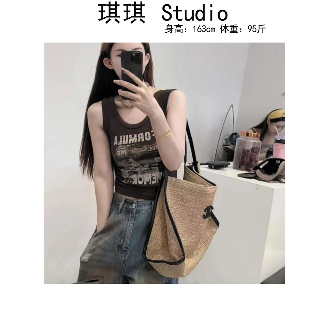 《琪琪家》早秋新款气质时尚双肩带拼色字母显瘦减龄背心上衣6092-H