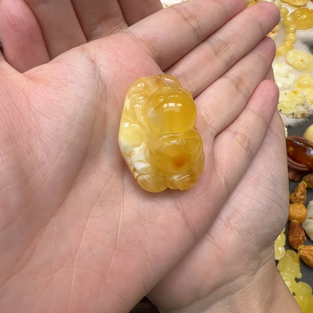 丽***人蜜蜡未镶嵌裸石蜜蜡