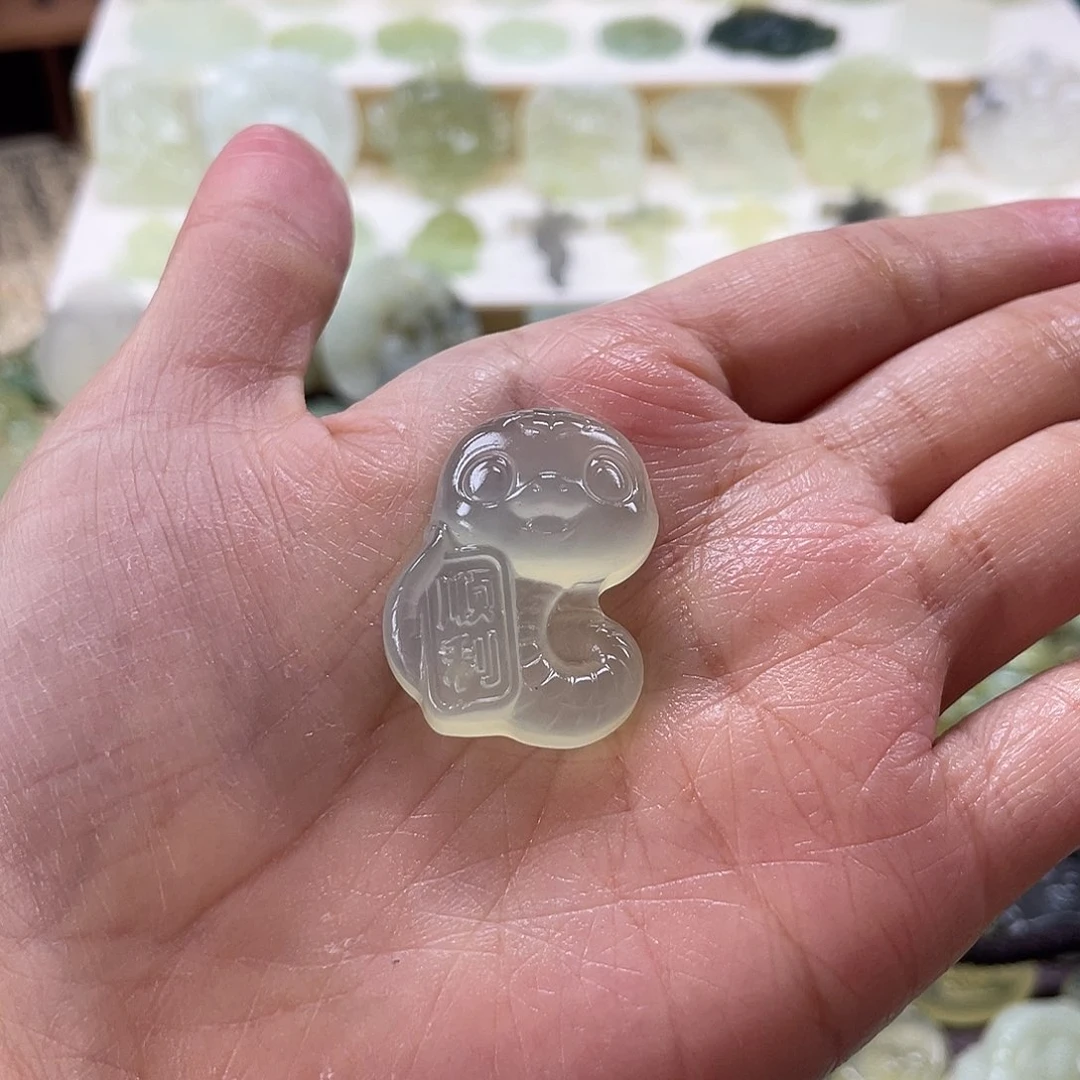 蛇纹石玉颈饰未镶嵌爱***