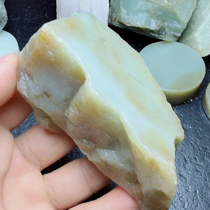 未镶嵌和田玉（糖玉）珠宝奇石