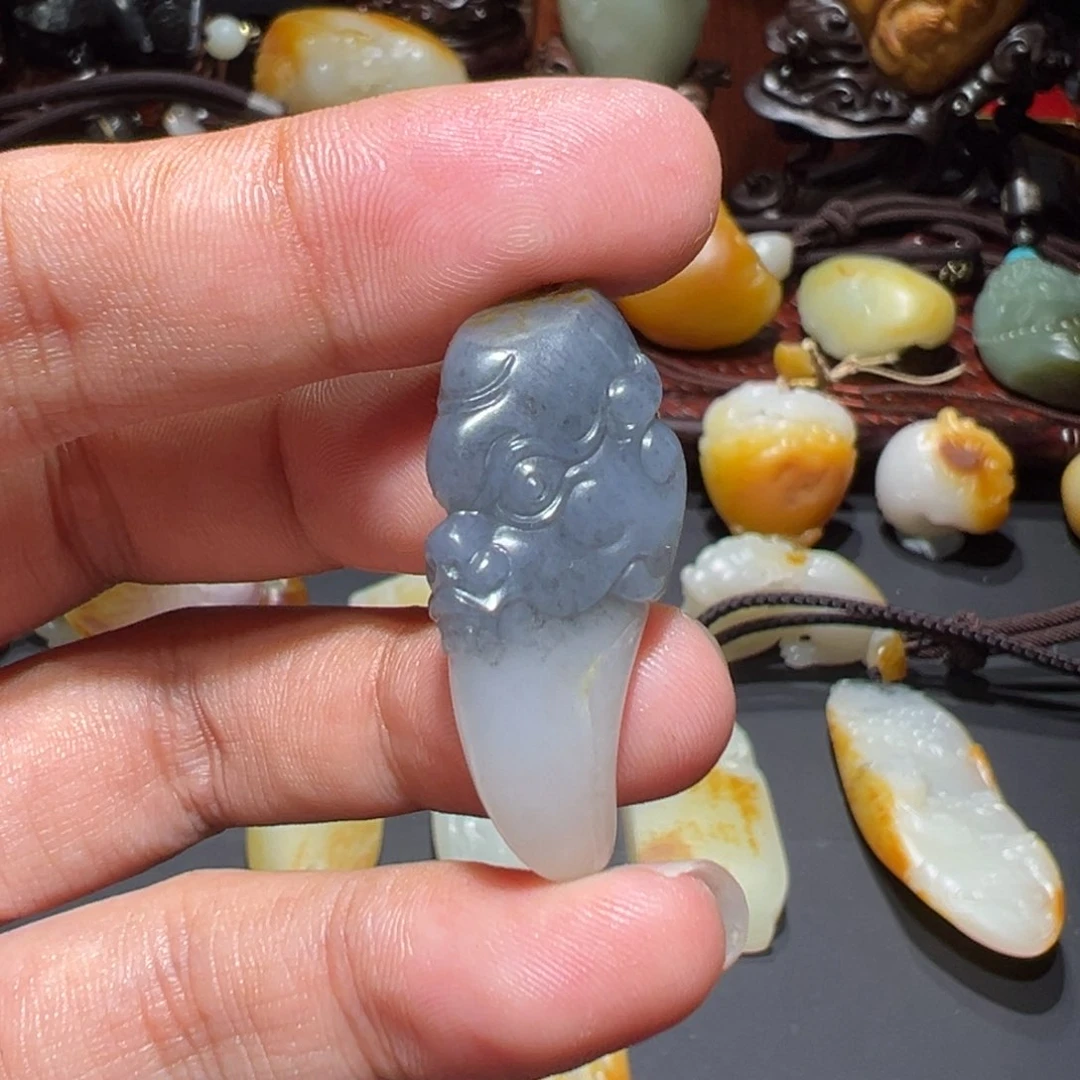 颈饰未镶嵌和田玉（子料）军