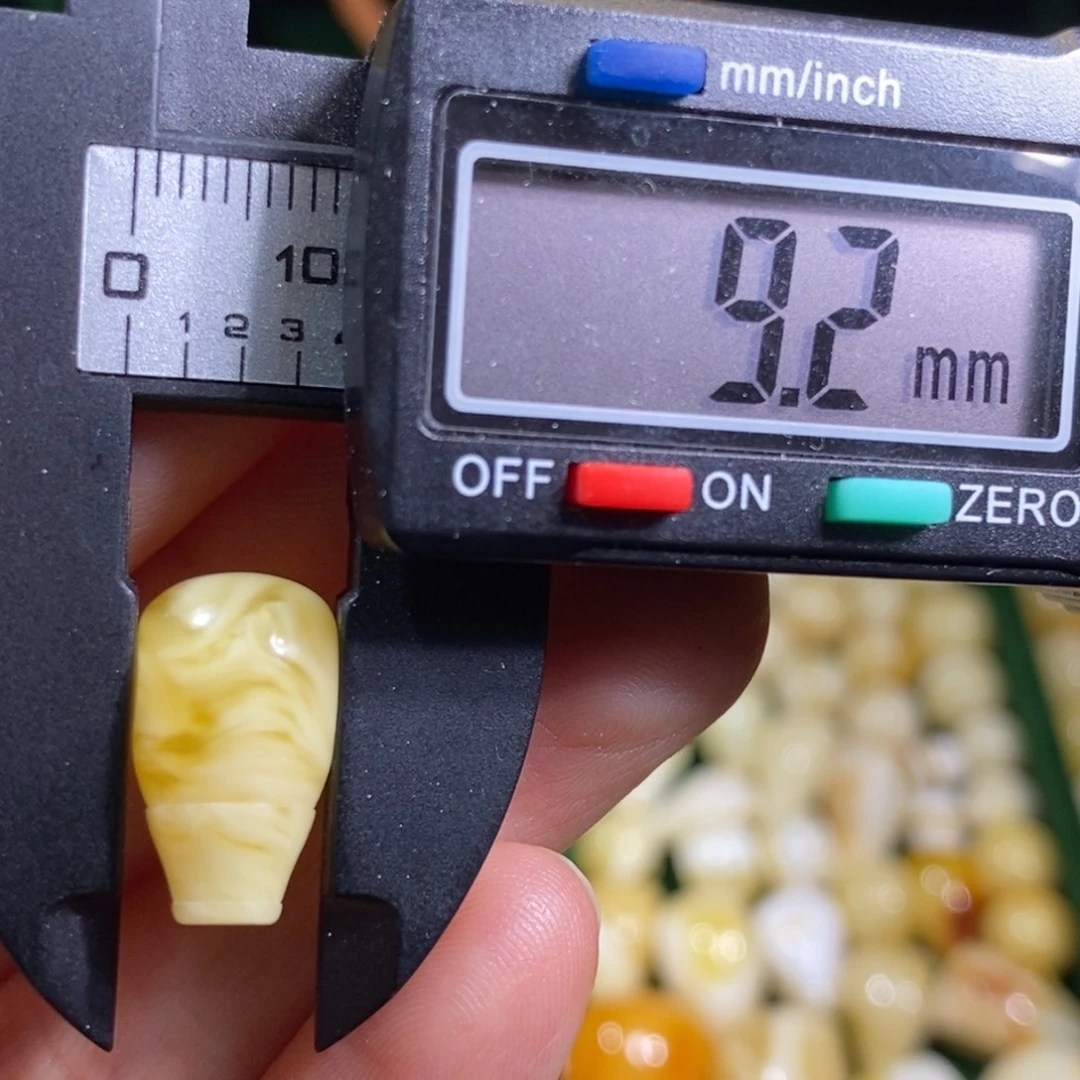 蜜蜡未镶嵌裸石配饰