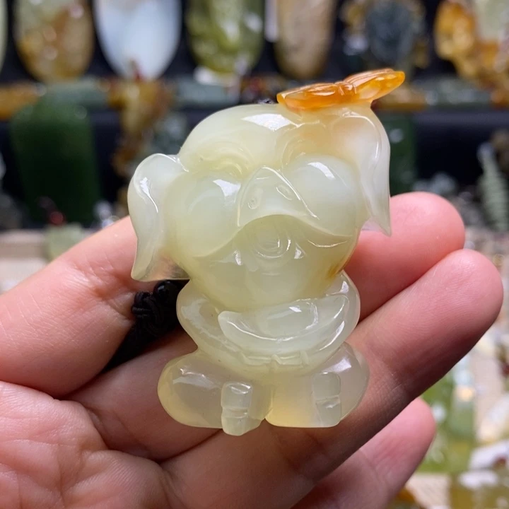 蛇纹石玉未镶嵌颈饰