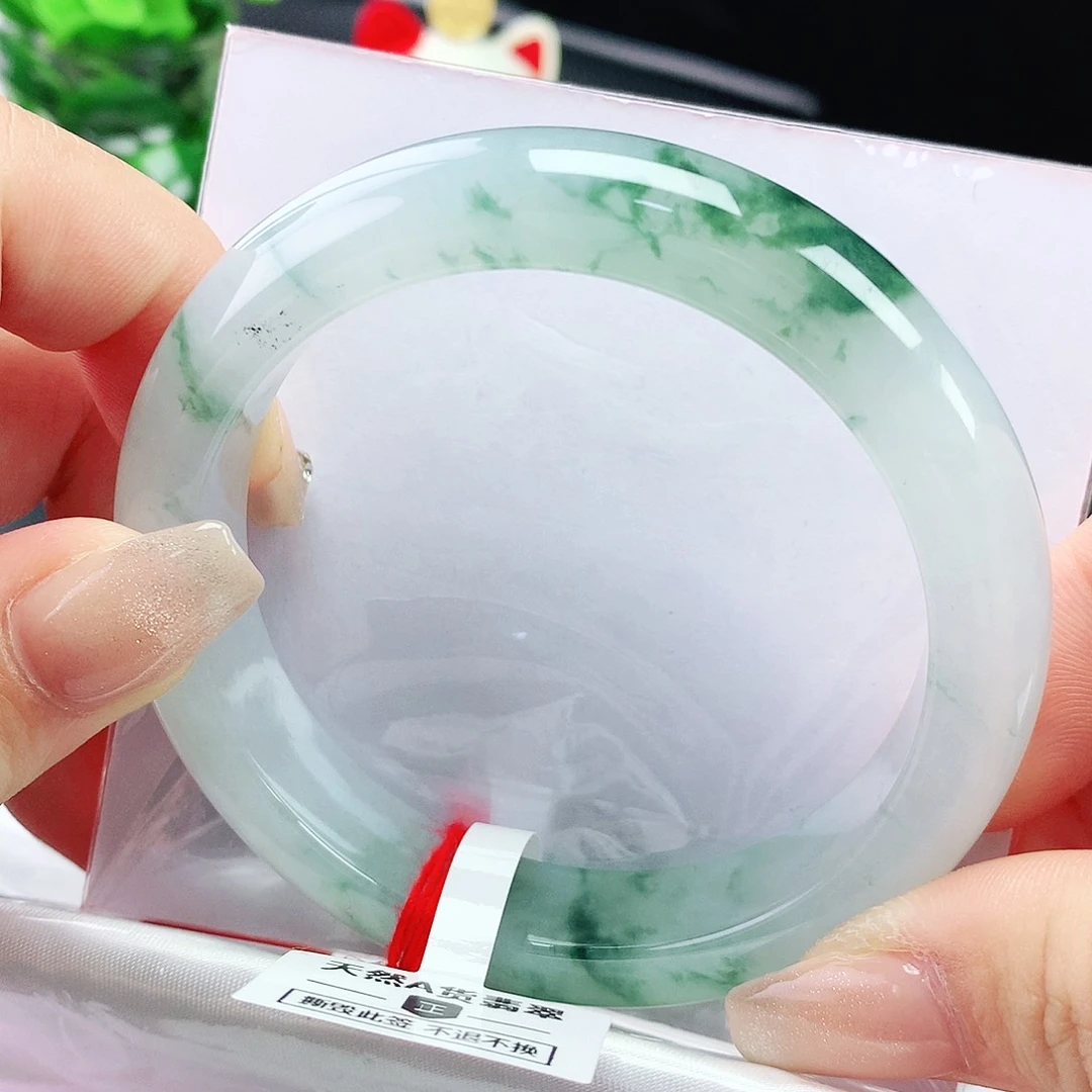 翡翠手镯未镶嵌57圈