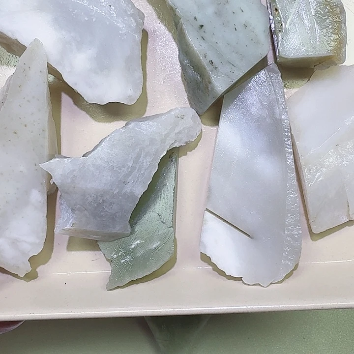 和田玉未镶嵌车挂