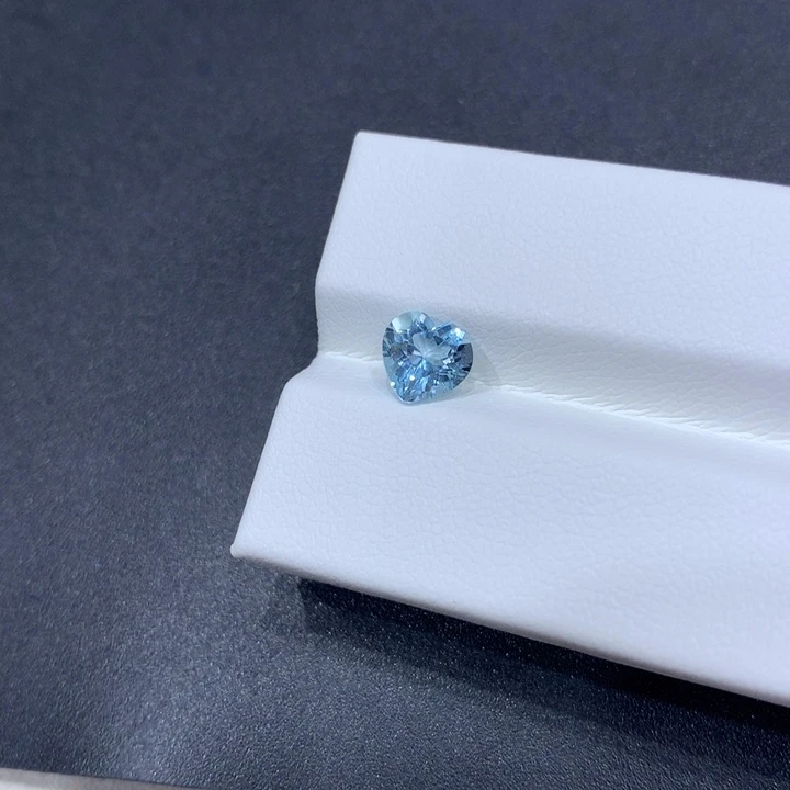 未镶嵌笔搁海蓝宝石0.89克拉