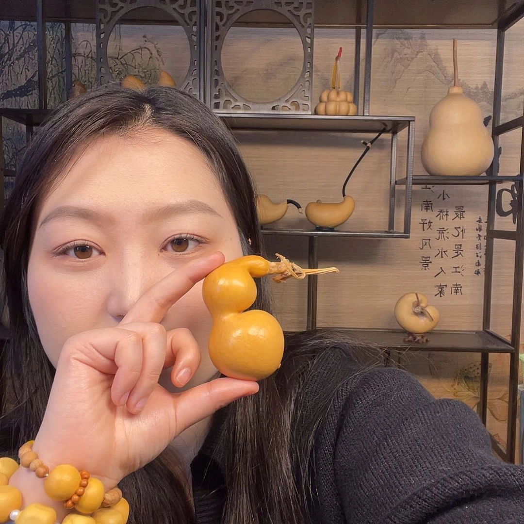 *️****手把蚂蚁弓背贴肚