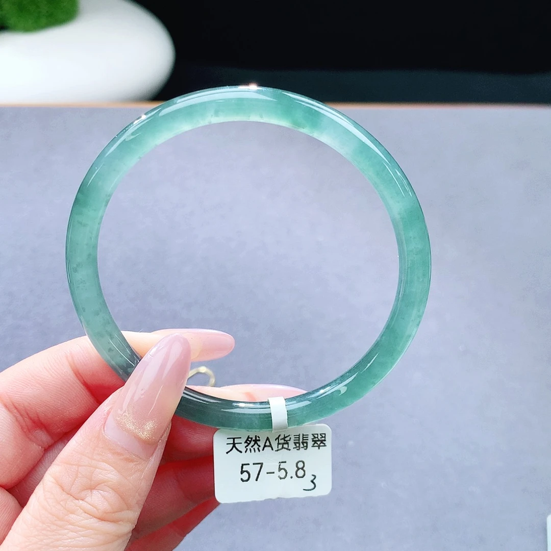 未镶嵌手镯（圆镯）翡翠