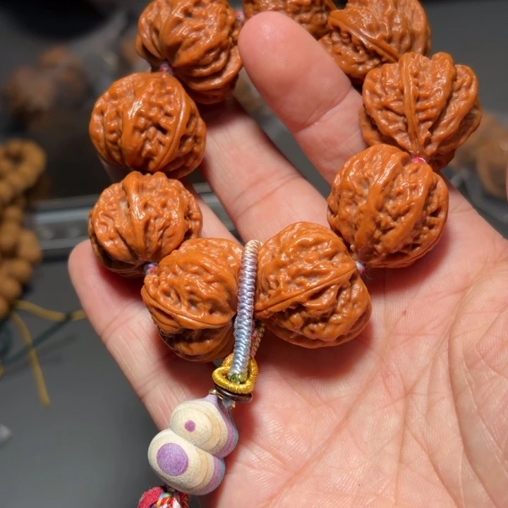 文玩核桃吊坠糖三角7408