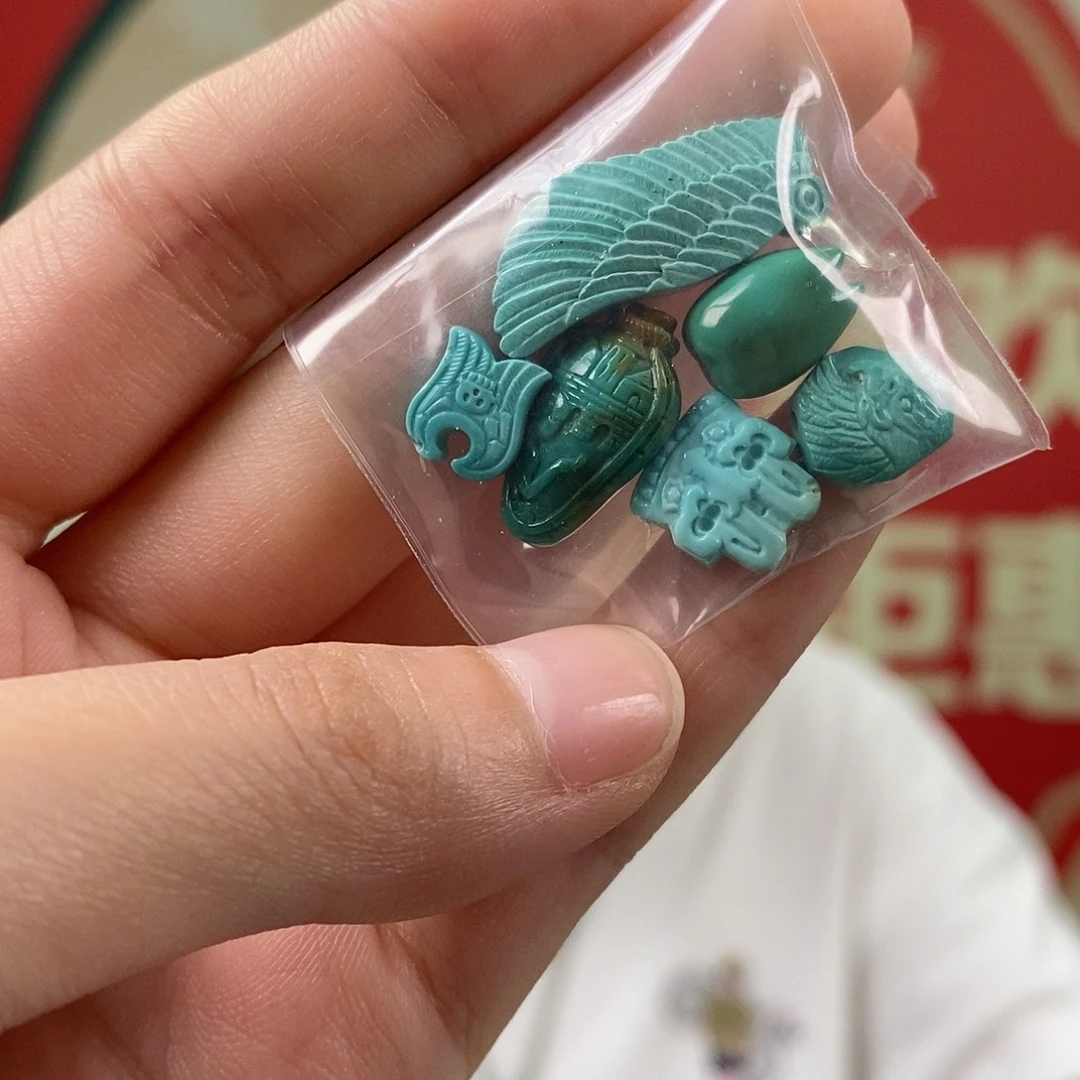 绿松石未镶嵌珠宝奇石