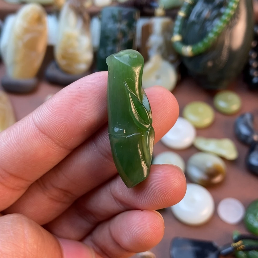 和田玉未镶嵌挂件