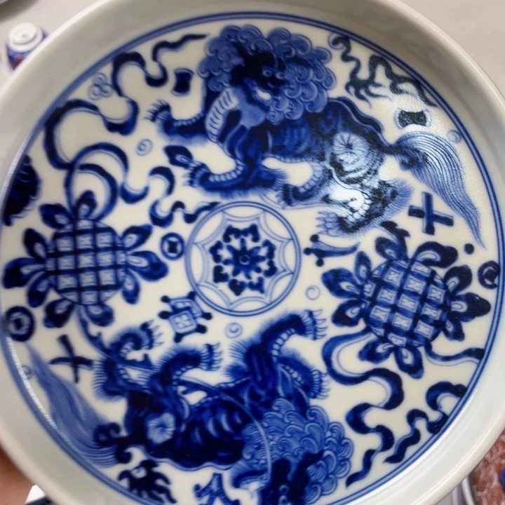 瓷片景德镇青花狮子滚绣球壶承