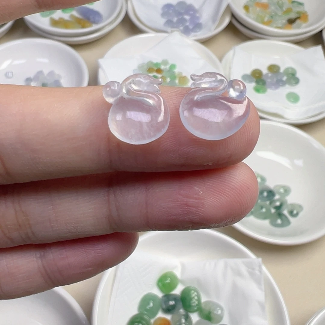 翡翠散珠丑小鸭一只