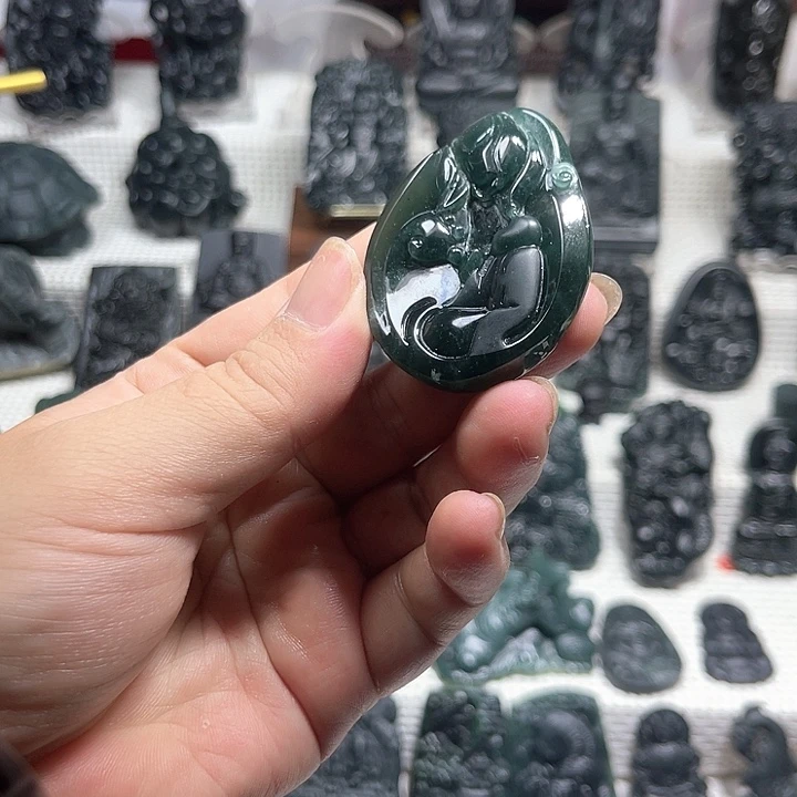 翡翠未镶嵌颈饰翡翠