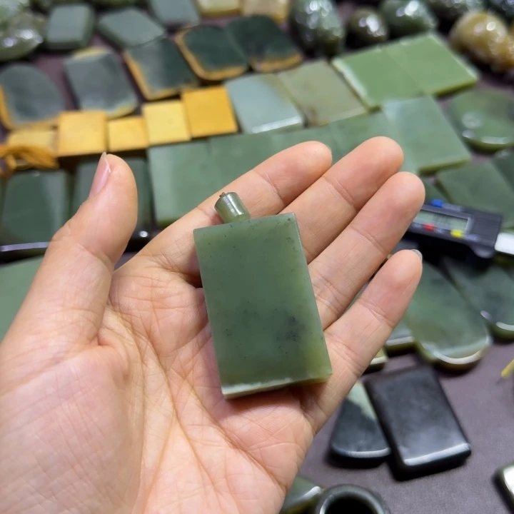 未镶嵌岫岩河磨玉（透闪石质玉）珠宝奇石涂***进