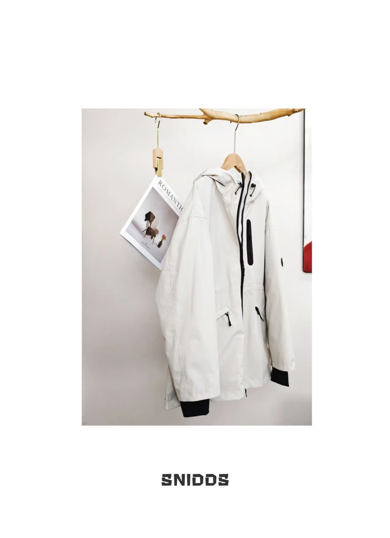 10/18女士冬季 轻薄白鹅绒户外工装连帽冲锋衣款羽绒服外套