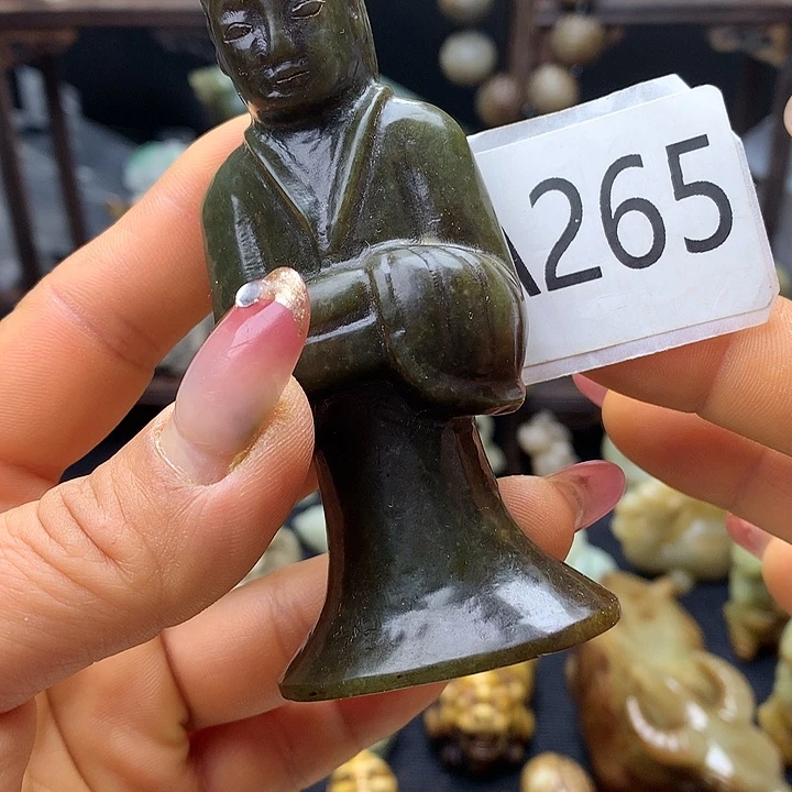 和田玉未镶嵌车挂