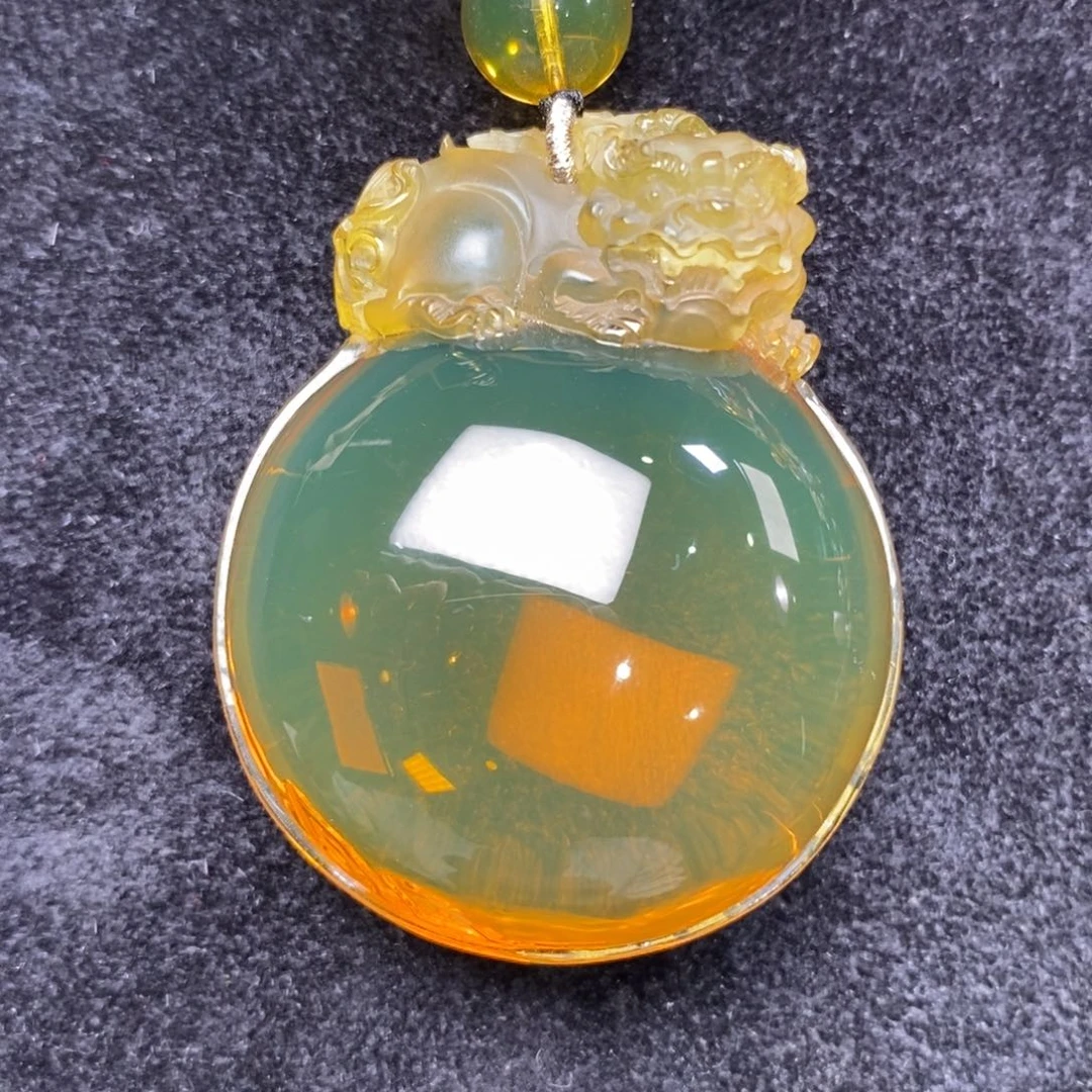 琥珀未镶嵌颈饰28克