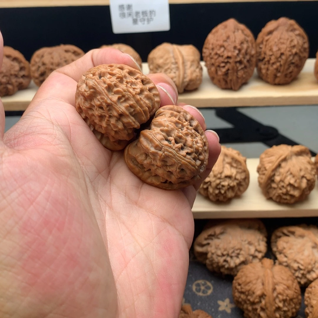 文玩核桃把件34尺全品无修白狮子